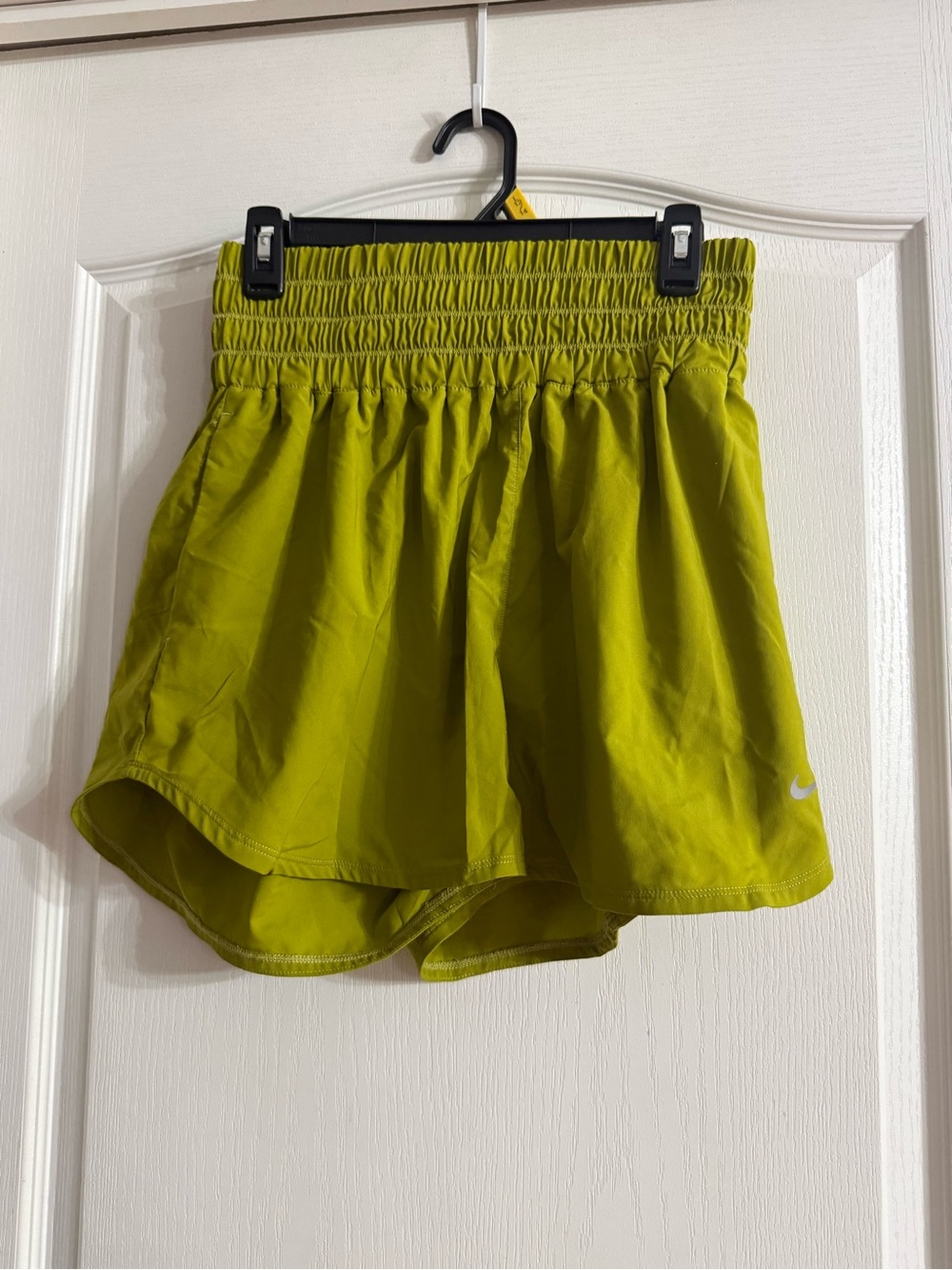 Nike One Dri-fit Ultra High Waisted Green Shorts Sz L. SP-24